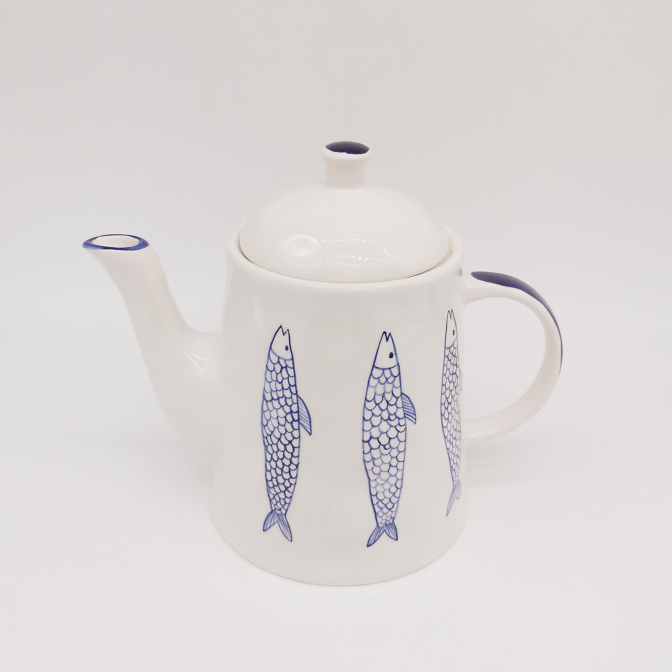 Earthenware tea pot