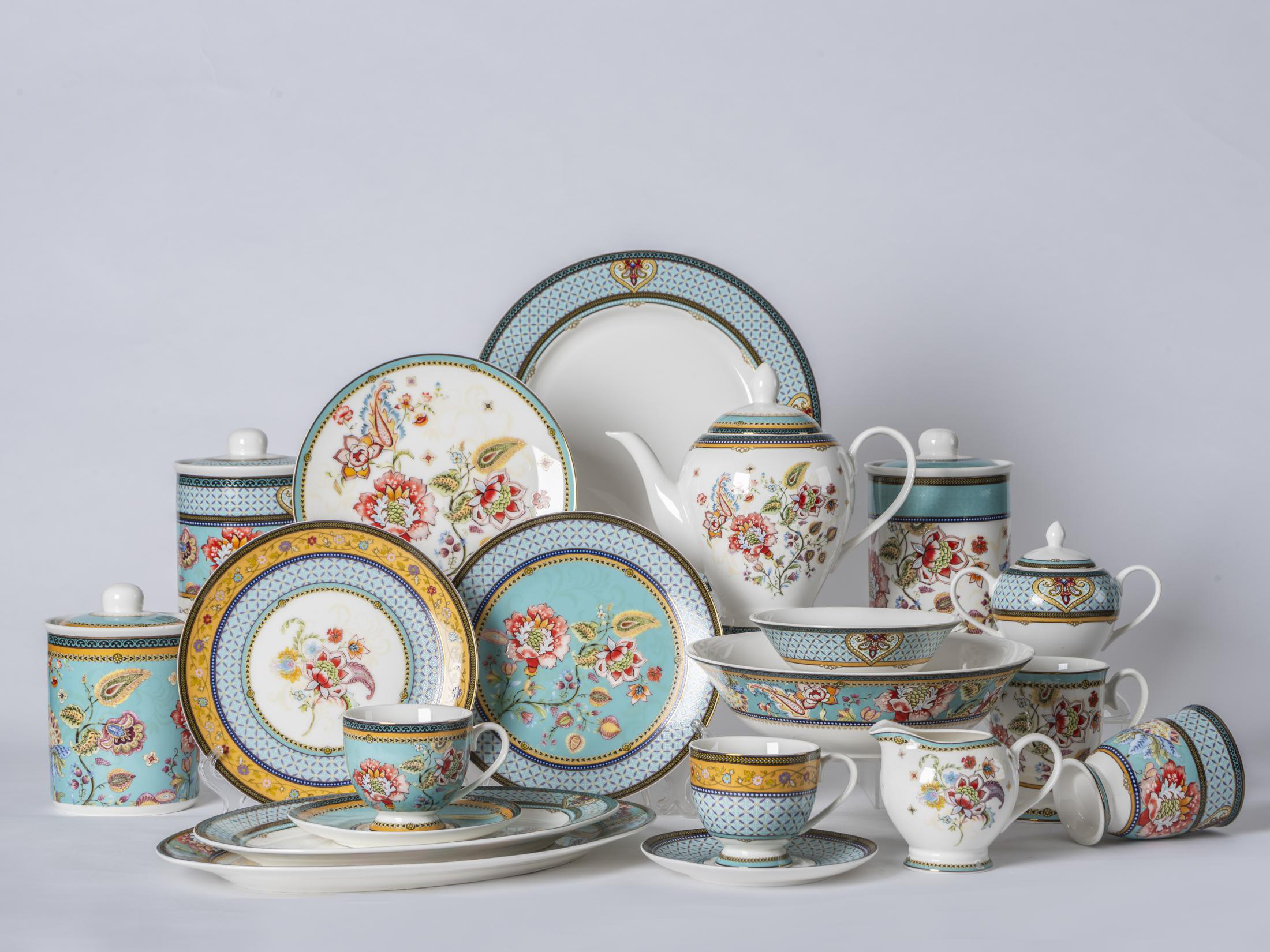 Royal court pattern Ceramic dinnerware sets porcelaine tendre new bone china  with patterns and grids